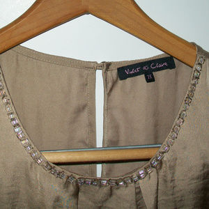 Violet & Claire 2x Tan Sleeveless Blouse Gem Neck